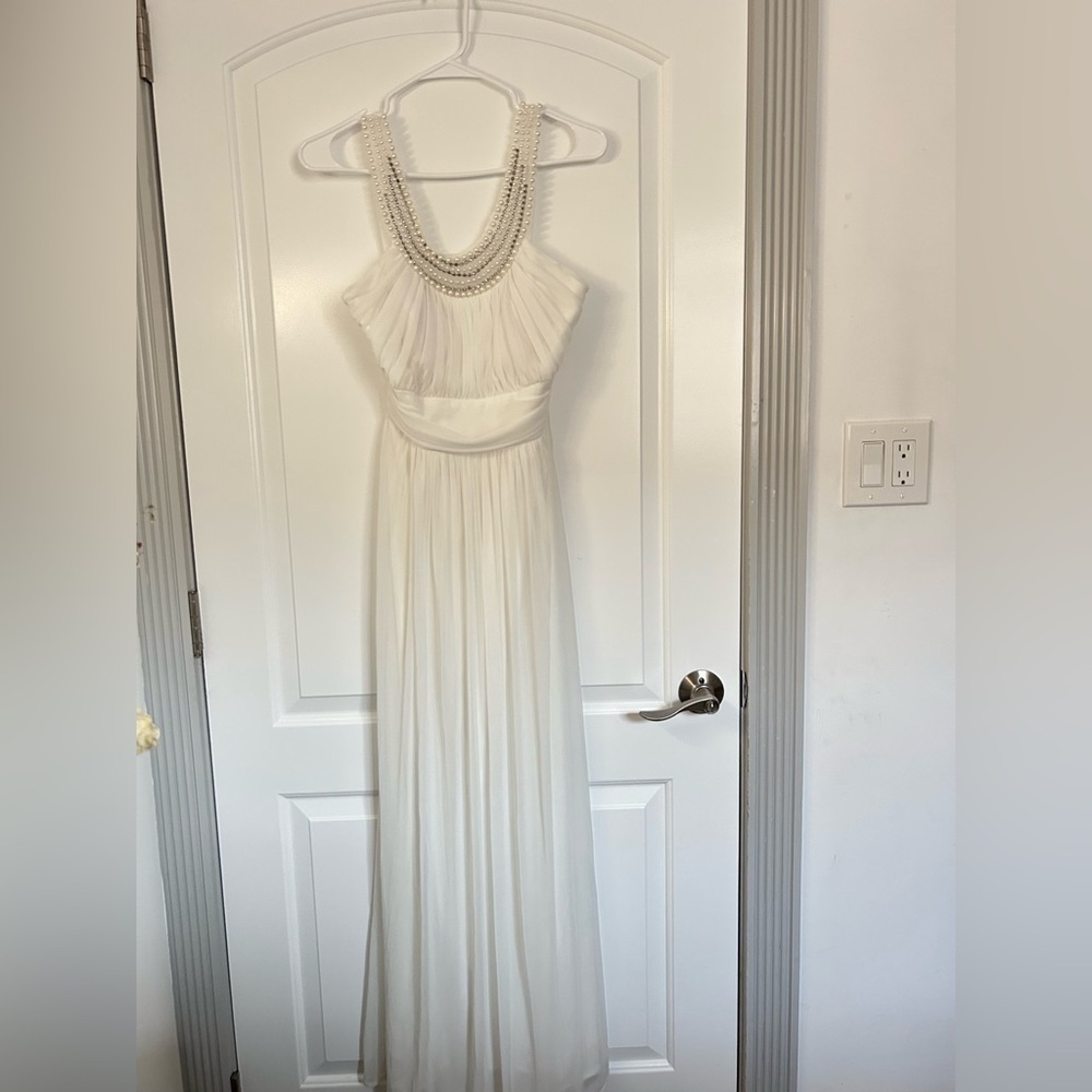 Fiesta Pearl A-Line Gown Lace Embellished Beaded Sequins Glamorous size small